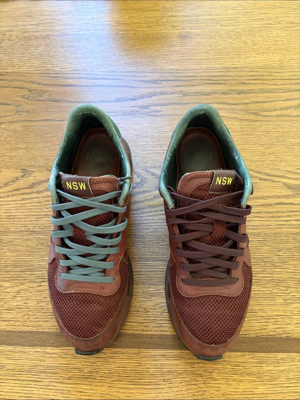 Nike Men's Maroon Casual Sneakers with Green Trim
